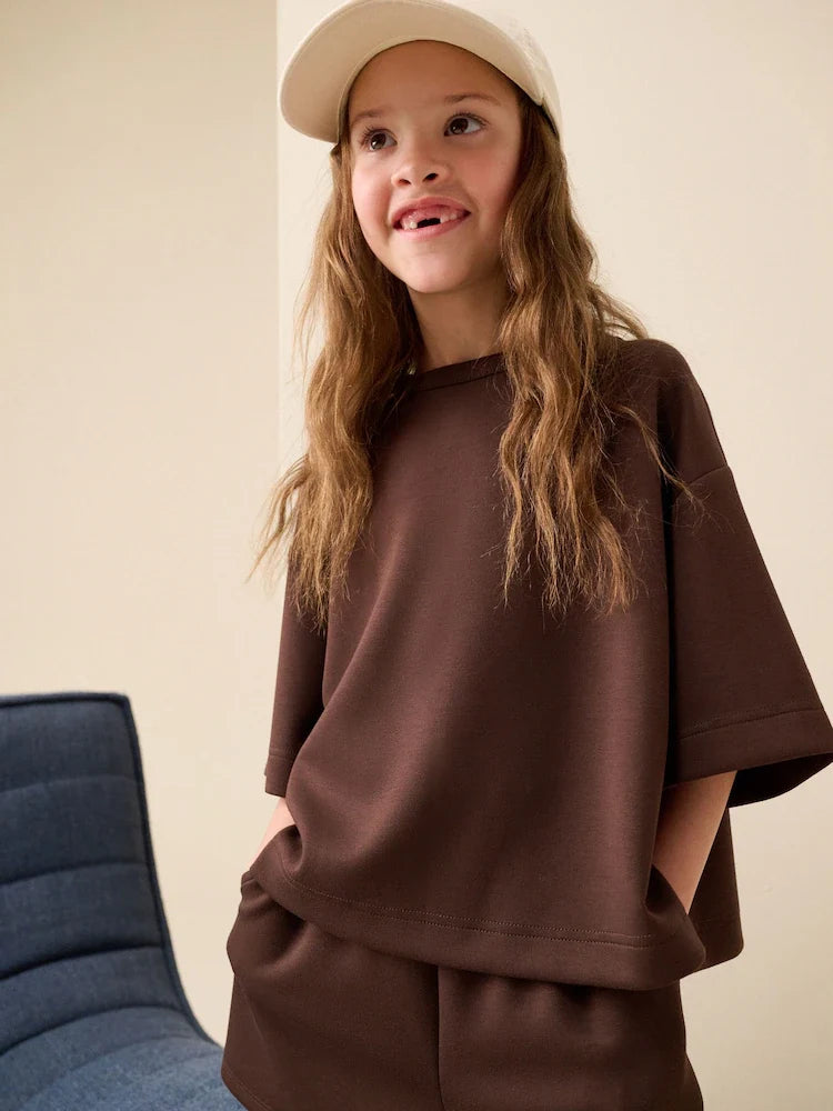 Schokoladenbraun - Set aus weichem T-Shirt und Shorts
